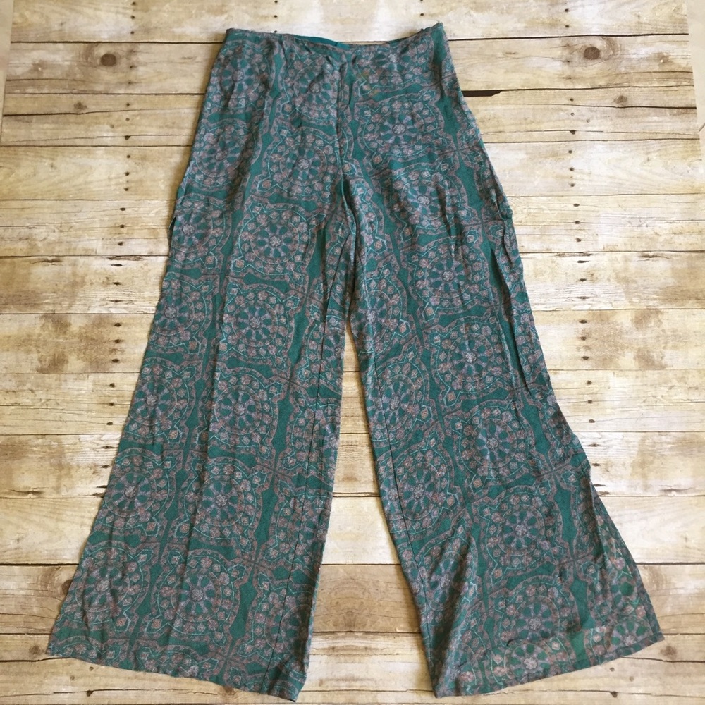 Forever 21 Elephant-Split Large Pant